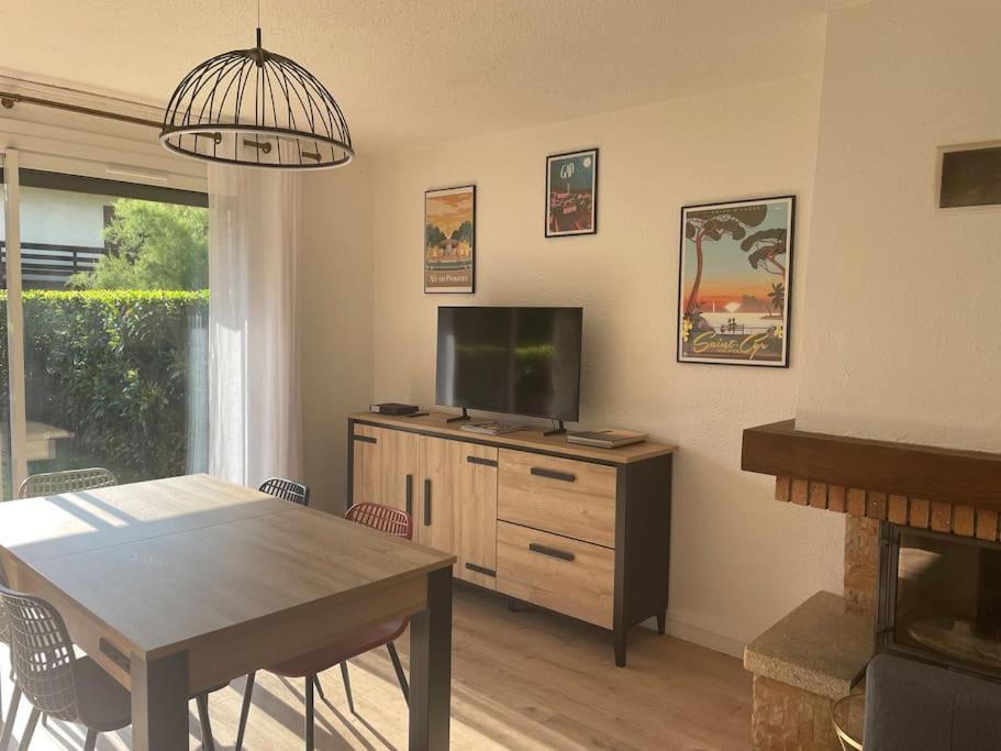 Maison Tres Agreable Avec Exterieurs, Bien Situee Au Plan D'Eau Embrun Exterior photo